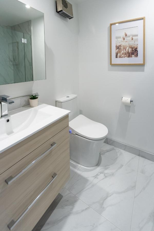 Central Sunny Perch 2 Bed 1 Bath Apartment Крайстчърч Екстериор снимка