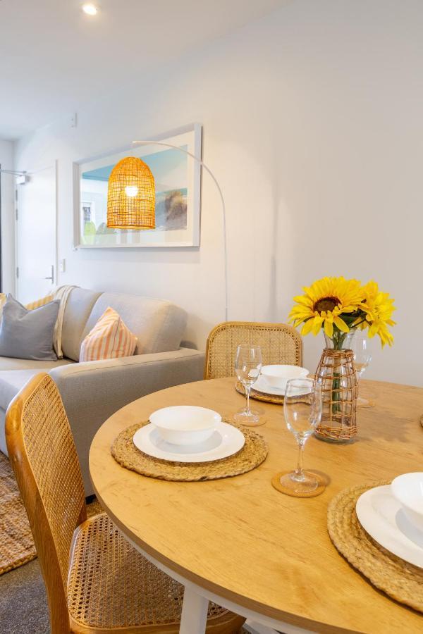 Central Sunny Perch 2 Bed 1 Bath Apartment Крайстчърч Екстериор снимка