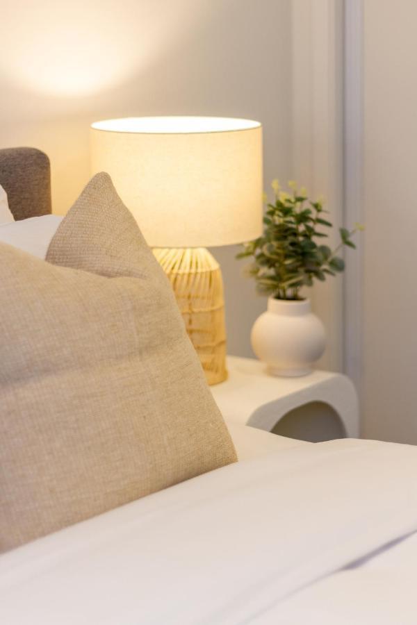 Central Sunny Perch 2 Bed 1 Bath Apartment Крайстчърч Екстериор снимка